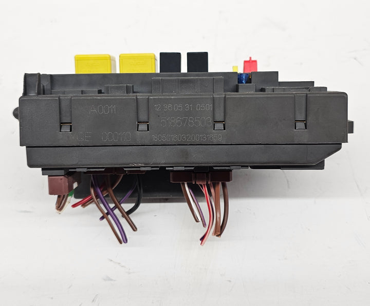 Side profile of interior fuse box for 2003-2004 Land Rover Discovery