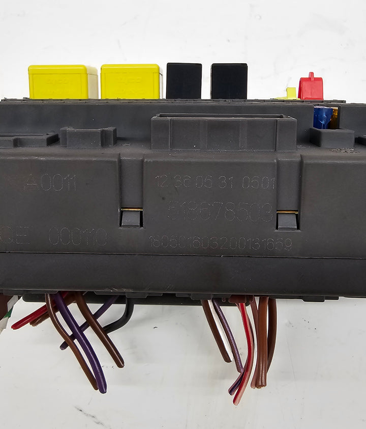 OEM Discovery 2 fuse panel side angle YQE000110