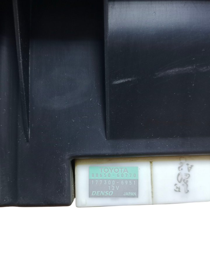 Internal Circuit View of Lexus GX470 Climate Control OEM