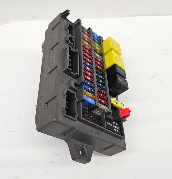 Used fuse box for Land Rover Discovery 2 2003 OEM front side angle